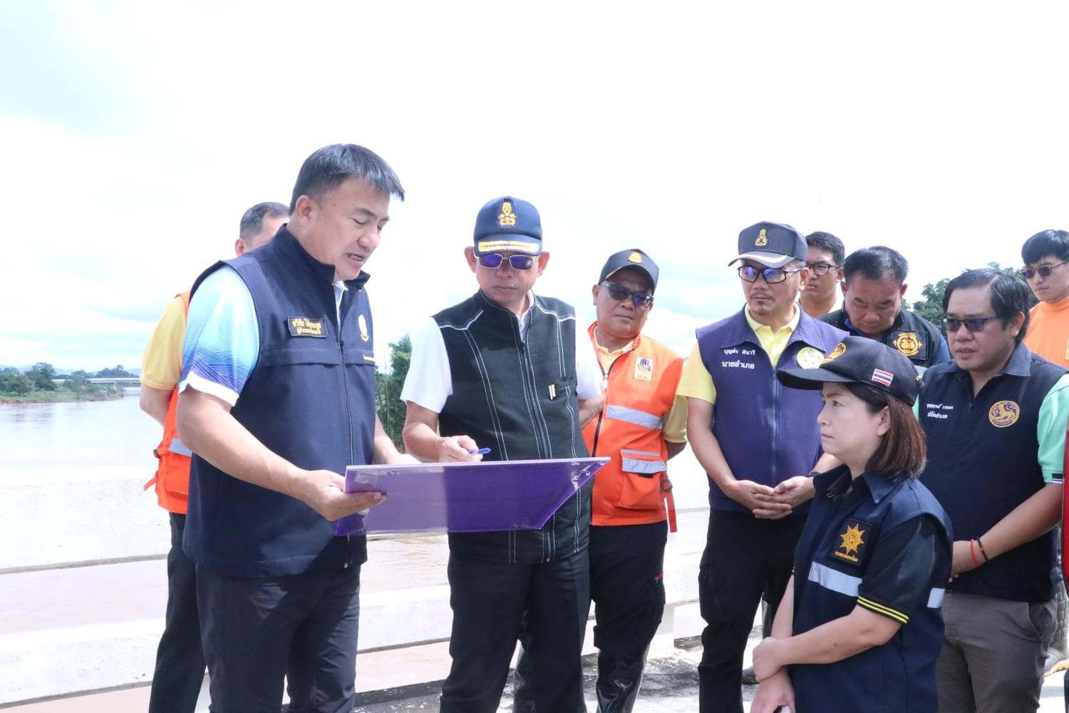 สถานการณ์น้ำในพื้นที่จังหวัดเชียงรายเริ่มคลี่คลายในบางจุด แต่ยังคงเฝ้าระวังอย่างใกล้ชิดเกรงจะเกิดเหตุซ้ำ