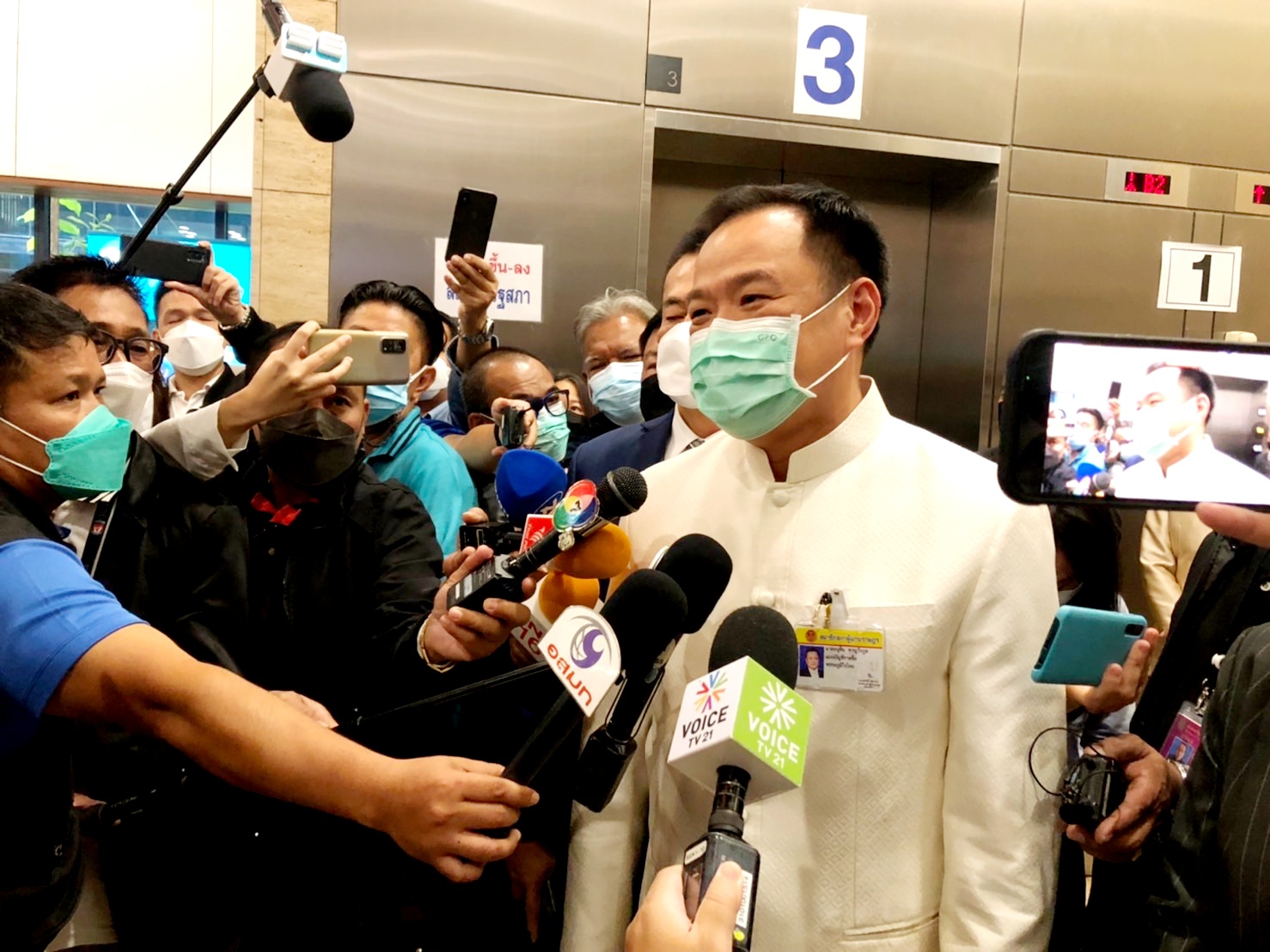 "อนุทิน" ซัด "ฝ่ายค้าน" ขี้แพ้ชวนตี ยันไม่มีเงินทอนวัคซีน ย้ำพรรคภูมิใจไทยเสียงปึ๊ก