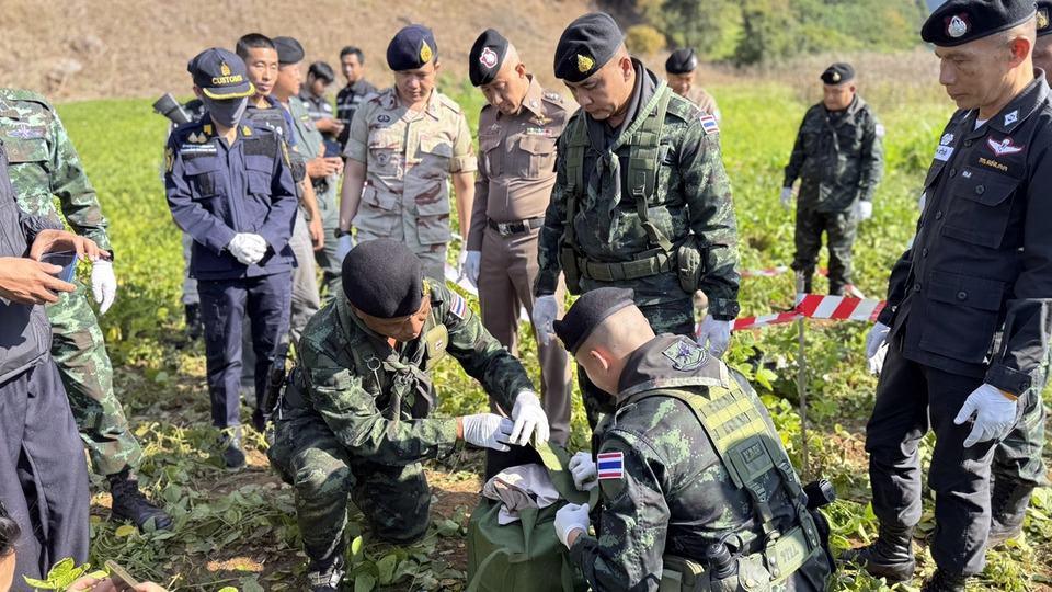 ทหารผาเมืองปะทะแก๊งค้ายา ยึดยาบ้า 1.8 ล้านเม็ดในเชียงดาว พร้อมอาวุธและระเบิด