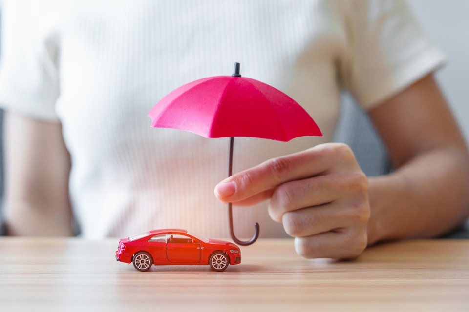 ประกันอุบัติเหตุรายเดือน vs รายปี: อะไรคุ้มค่ากว่า?
