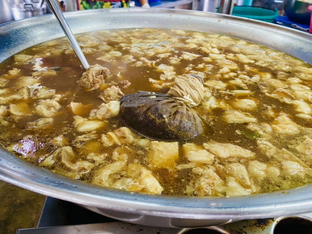 “ อิ่มอร่อย ที่ร้านนายอ้วนเนื้อตุ๋น หมูตุ๋น รสเด็ด”