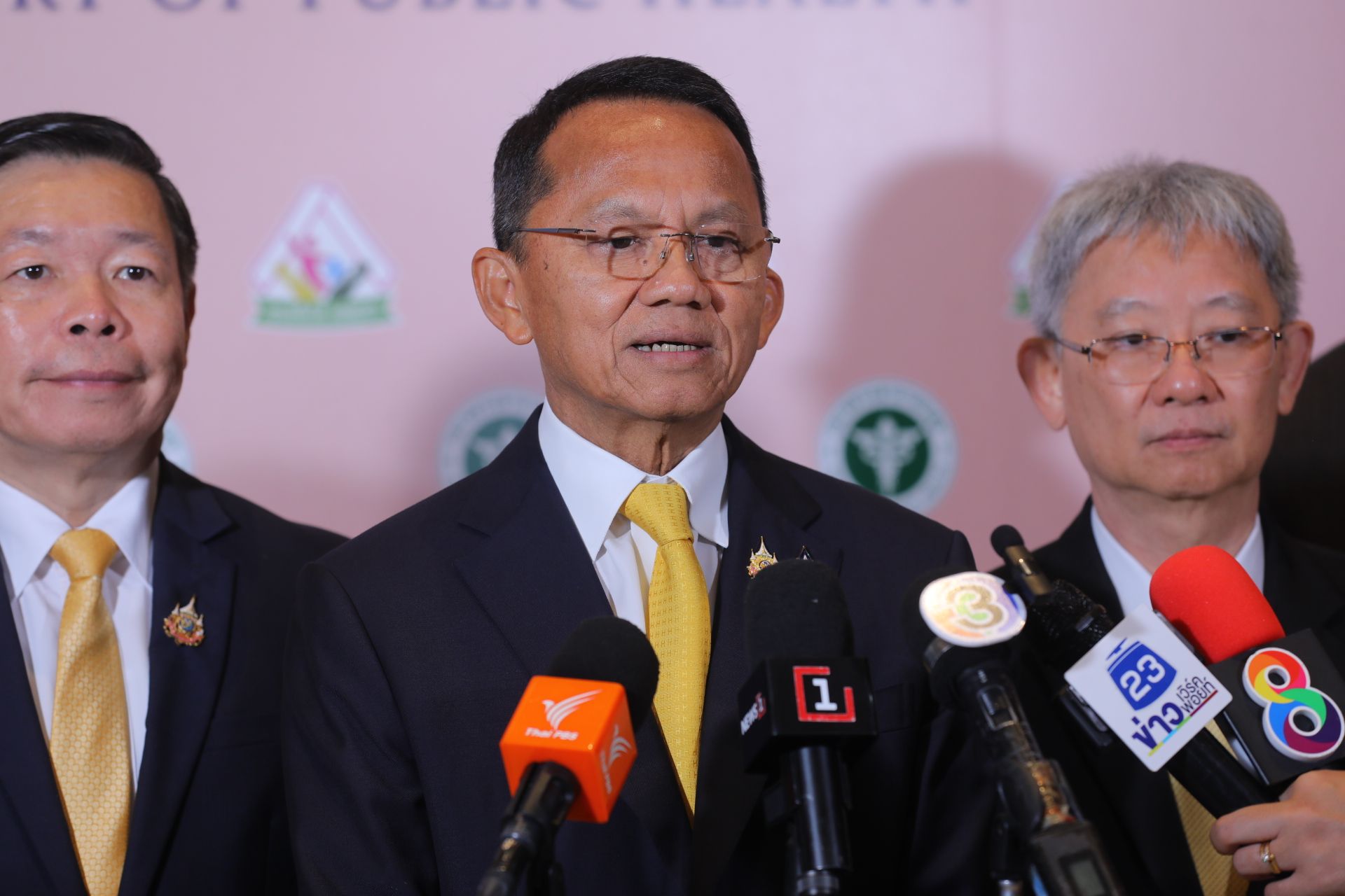 สธ.ย้ายผู้ป่วย 2 รพ.”พนมดงรัก-กาบเชิง”เหตุปะทะชายแดนไทย-กัมพูชา พร้อมส่งทีม MCATT ดูแลจิตใจ 