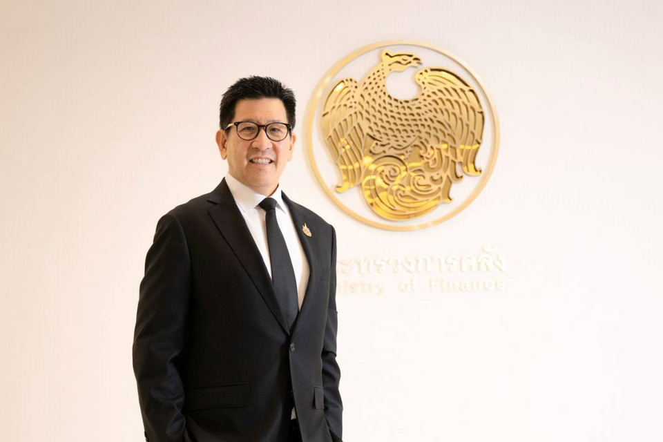 "รมว.คลัง" เผยเตรียมกู้ 5 แสนล้าน! รับเศรษฐกิจชะลอ คง "VAT 7%" อีกปี คาด "GDP" โตแค่ 1.4% เงินเฟ้อพุ่ง