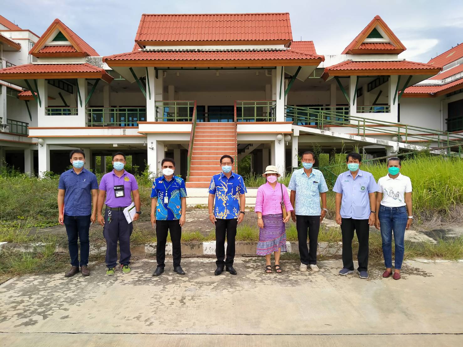 อำเภอท่าเรือ - รพ.ท่าเรือ พร้อม สาธารณสุขอำเภอ ปลัดอบต.ศาลาลอย ลงพื้นเพื่อประเมินความพร้อมเตรียมจัดตั้งเป็นอาคารศูนย์พักคอยของอำเภอ
