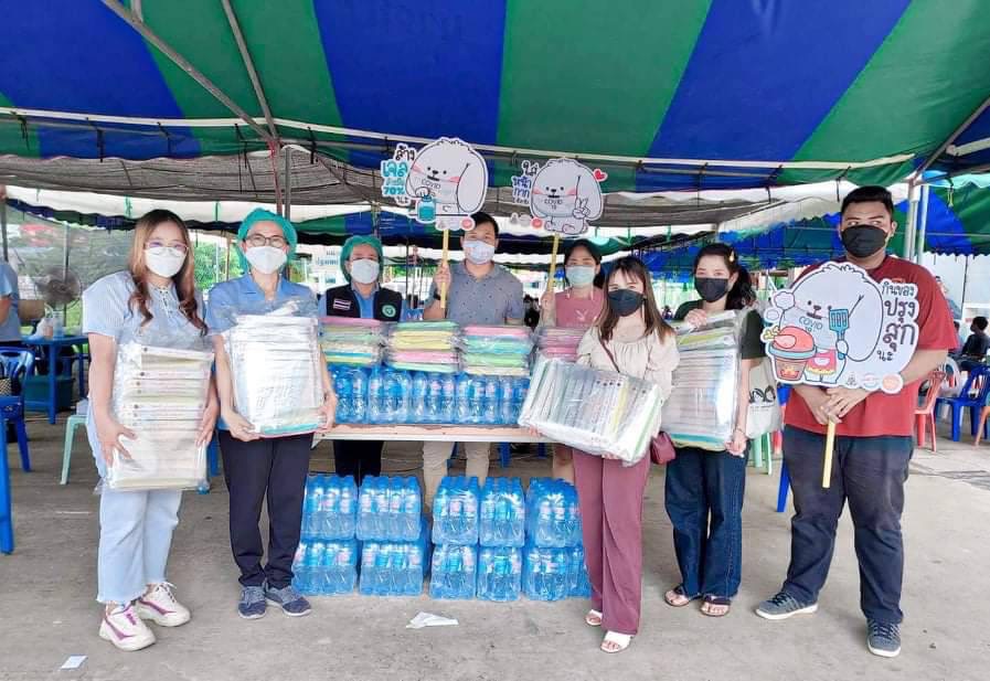 อนุกรรมาธิการการป้องกันและปราบปรามยาเสพติดฯ นำเด็ก-เยาวชนศรีสะเกษ ใช้เวลาว่างผลิต “Face shield” แจกด่านหน้า