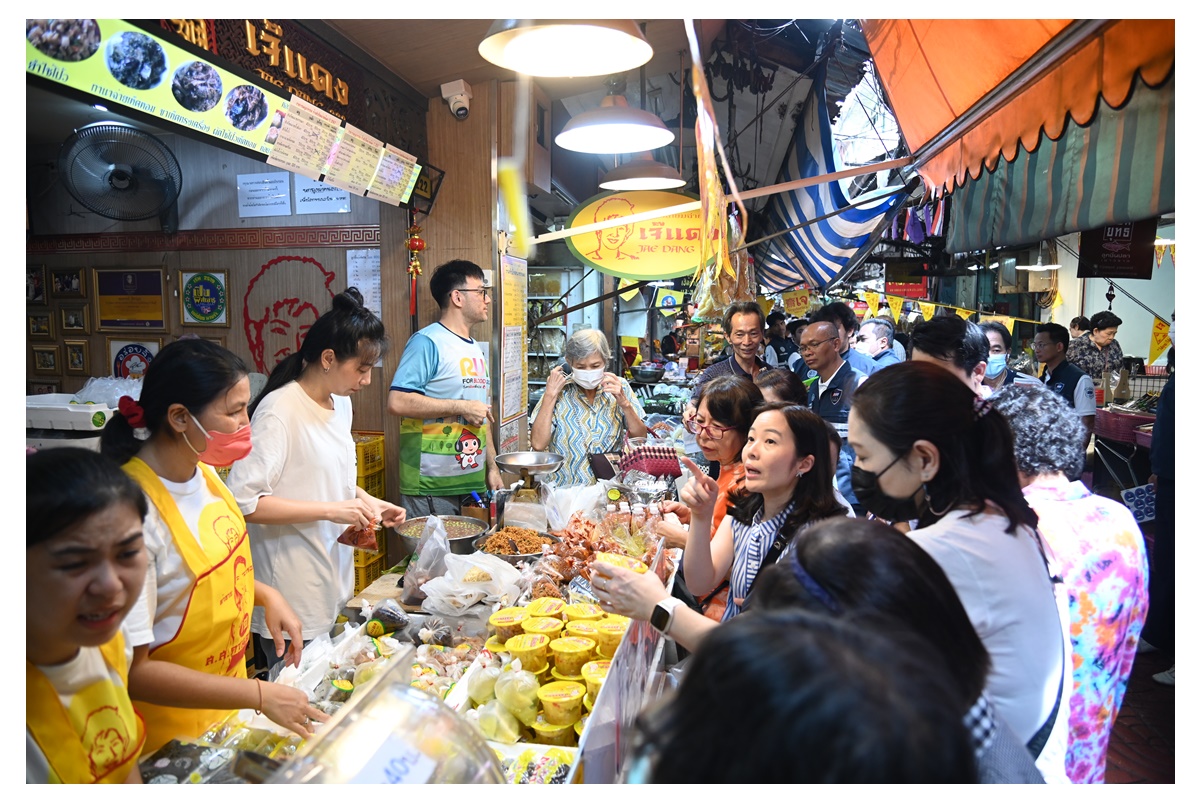 “พาณิชย์” ตรวจเข้มห้ามเอาเปรียบผู้บริโภคช่วงเทศกาลกินเจ พบสินค้าส่วนใหญ่ราคาทรงตัว