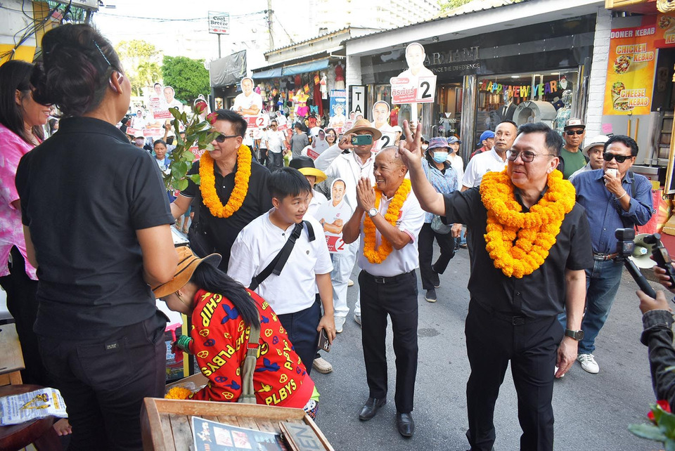 “จตุพร” ลุยหัวหินหนุนลูกพรรค ชูนโยบายสีเขียว-รัฐสวัสดิการ เสริมเศรษฐกิจท่องเที่ยว 