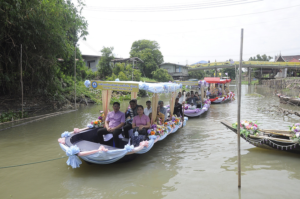 อยุธยาแห่เทียนพรรษาทางน้ำกว่า 30 ลำ สืบสานวิถีชุมชนริมคลอง