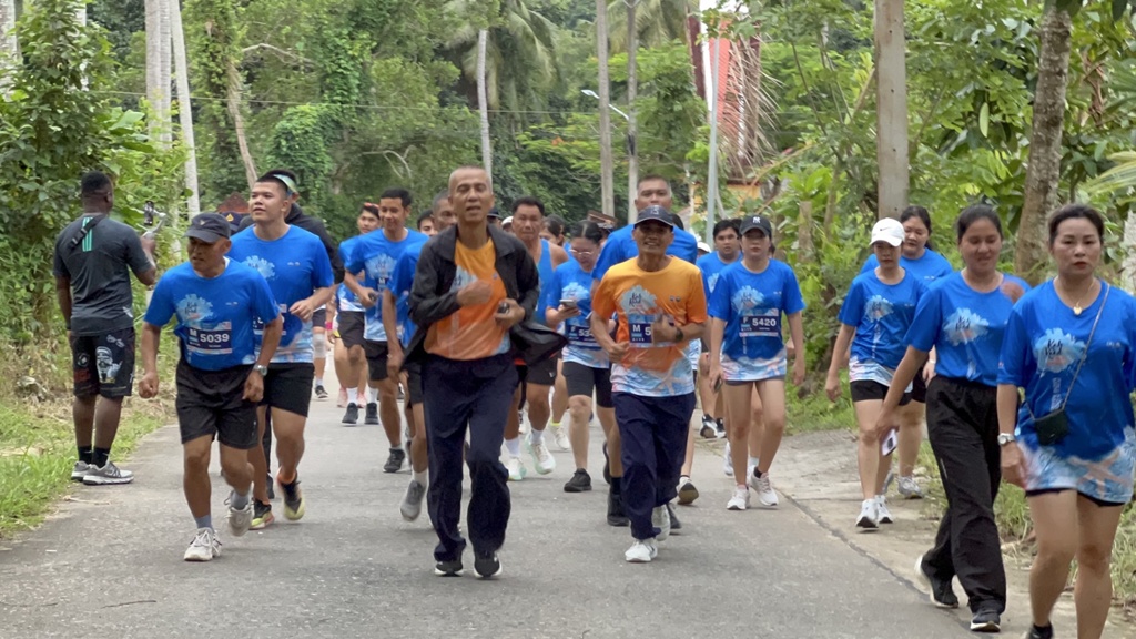 ผู้ว่าฯตราด เปิด “วิ่งเกาะกูดมินิมาราธอน‘68” กระตุ้นท่องเที่ยวช่วงโลว์ซีซั่น