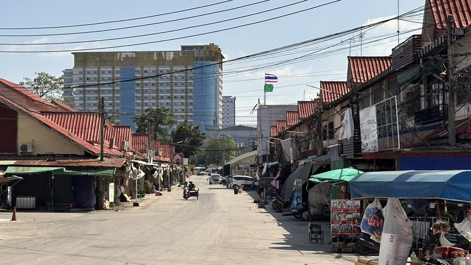 ตลาดโรงเกลือปิดตาย! อพยพคนหนีเหตุปะทะ ไทย-กัมพูชา เข้มงวดห้ามเข้าพื้นที่