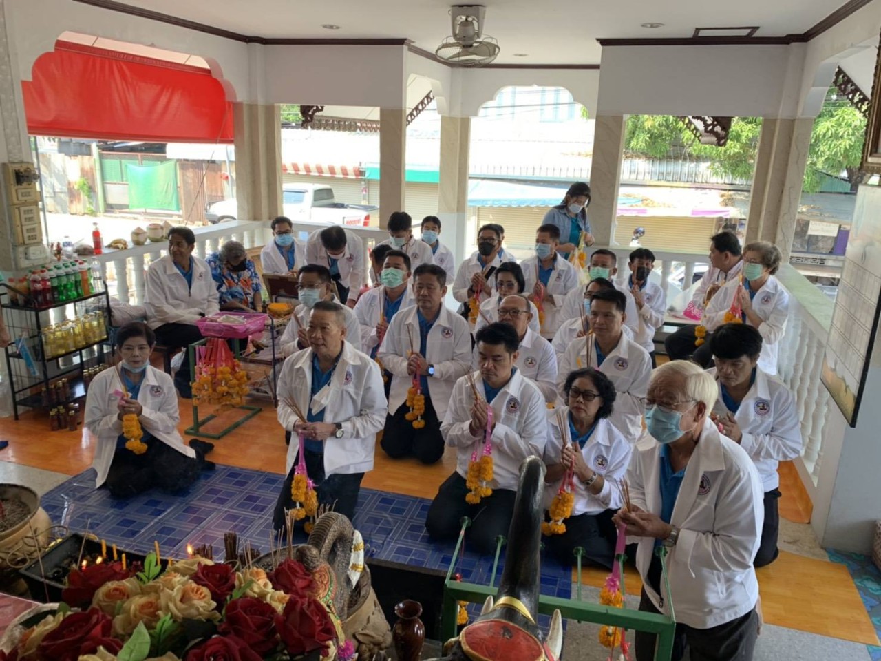 "อดีตนายกฝอ"  นำผู้สมัคร สท.กลุ่มพัฒนานครแม่สอด กราบสักการะศาลองค์สมเด็จพระนเรศวรมหาราช -​3ศาลเจ้า