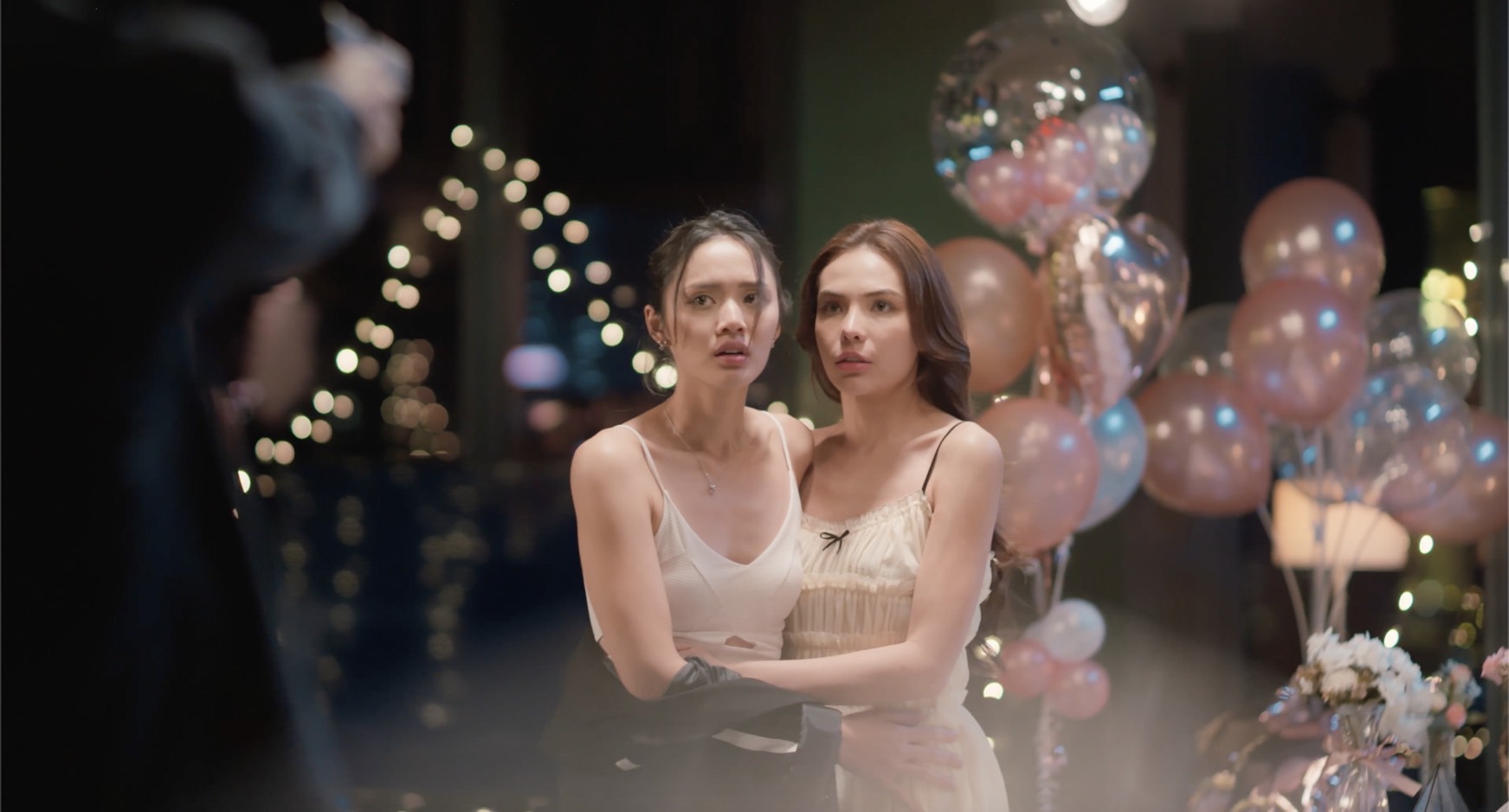  เสียงเพลง (ซอนญ่า ศรัณย์ภัทร์) และ วันวิวาห์ (ลูกหมี ปัญญาพัชร) จะจับมือกันแน่นขนาดไหน? ใน “AFFAIR รักเล่นกล”