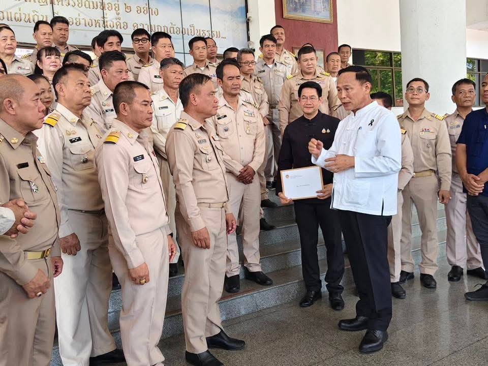 กำนัน–ผู้ใหญ่บ้านเชียงใหม่ยื่นหนังสือ ปกป้องศักดิ์ศรี โต้ สส.เหมารวมเกี่ยวข้องยาเสพติด 
