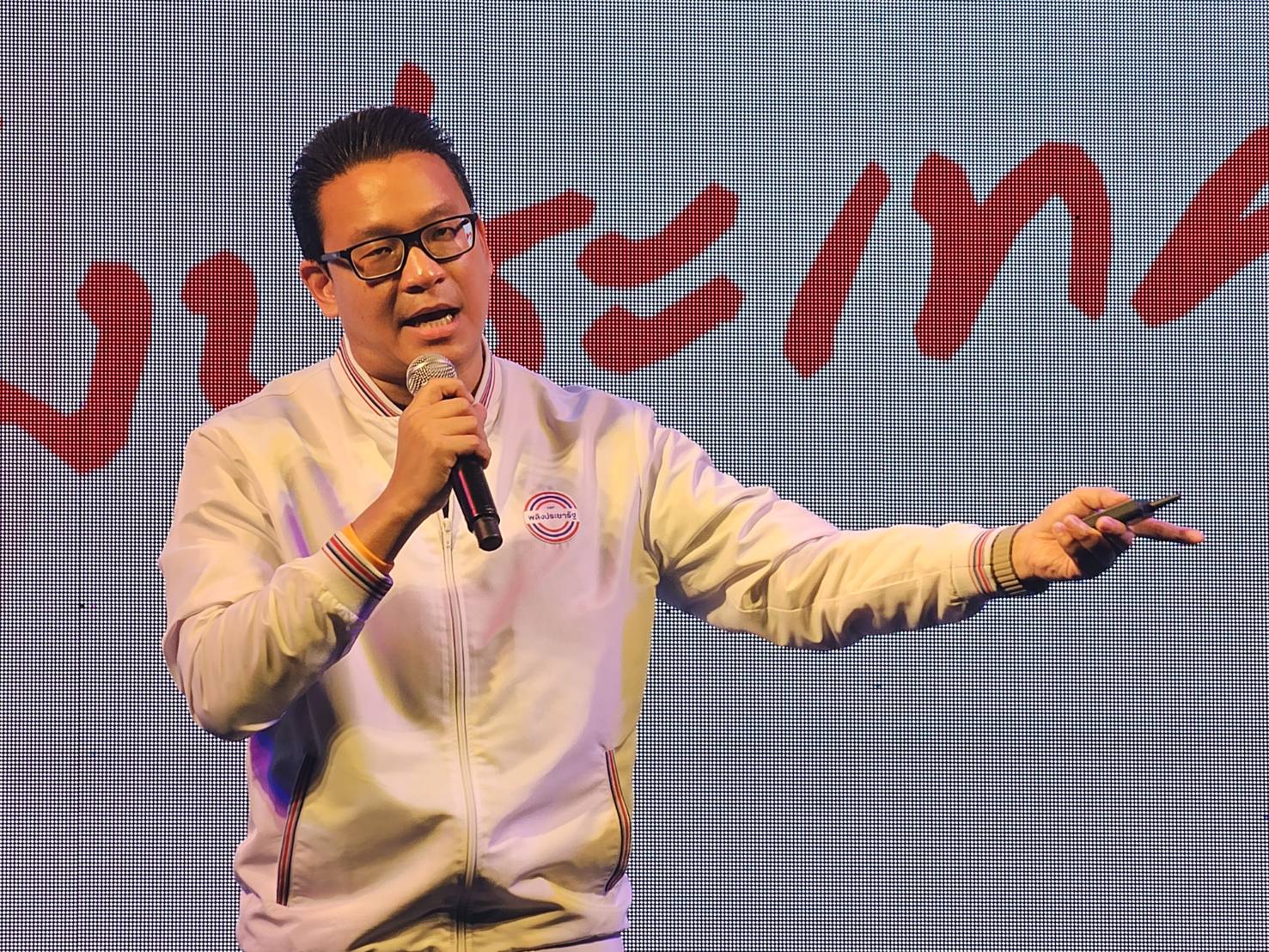 ยังไหว ! "สกลธี" มั่นใจ "บิ๊กป้อม" เหมาะนั่งนายกฯ มีภาวะผู้นำ โวทำให้รัฐบาลอยู่เกือบครบวาระ