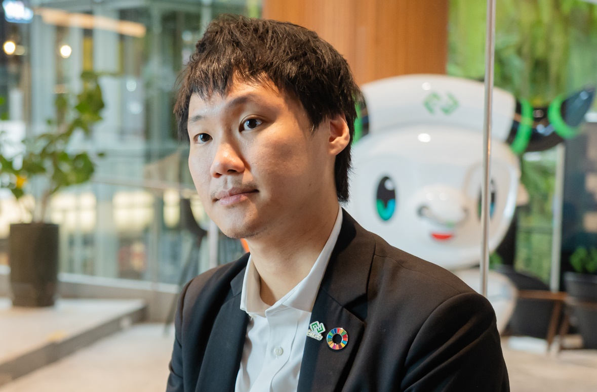 "ท๊อป จิรายุส" คว้ารางวัล ASIA TOP AWARDS 2023 สาขา Best CEO of the Year