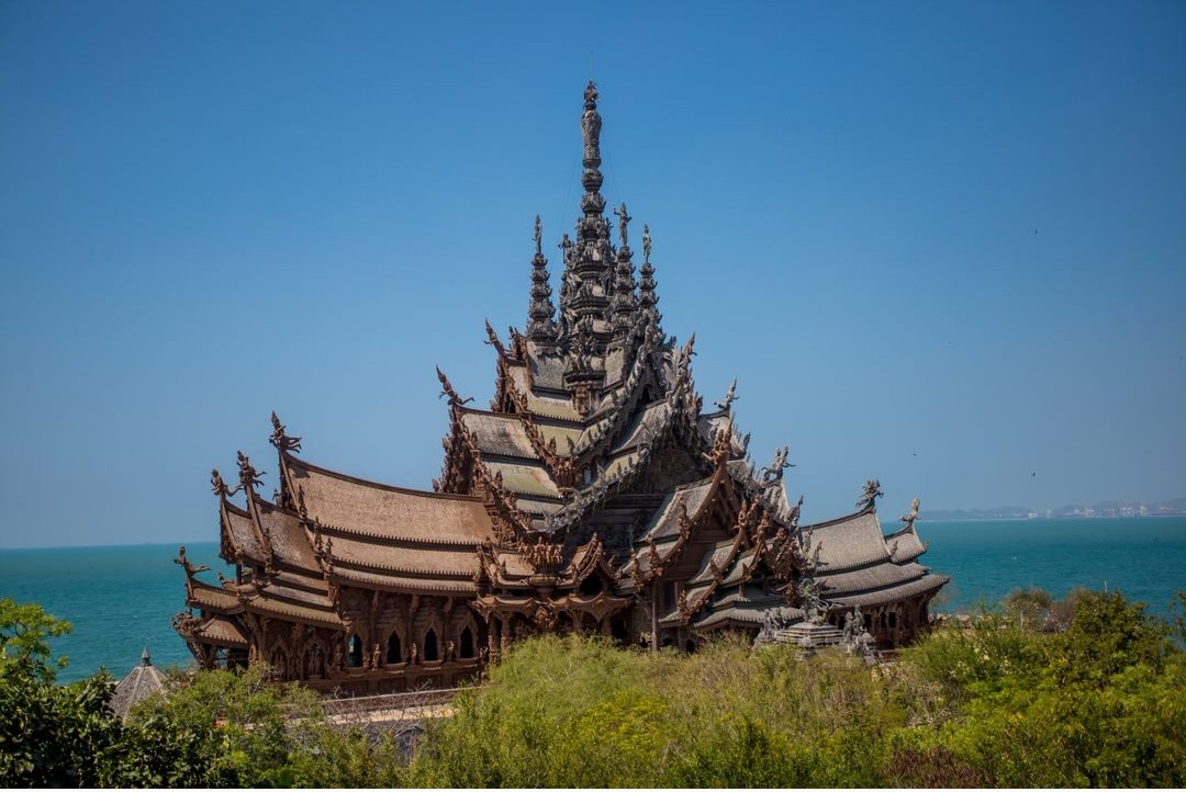 ปราสาทสัจธรรม ปราสาทไม้ใหญ่ที่สุุดในโลก  เปิดโปรโมชั่นให้นักท่องเที่ยวชมในช่วงเดือนแห่งความรัก 