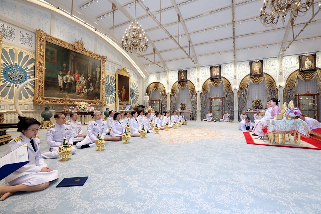 "ในหลวง-พระราชินี" พระราชทานพระบรมราชวโรกาสให้ เอกอัครราชทูตวิสามัญผู้มีอำนาจเต็มประจำต่างประเทศ เฝ้าฯ