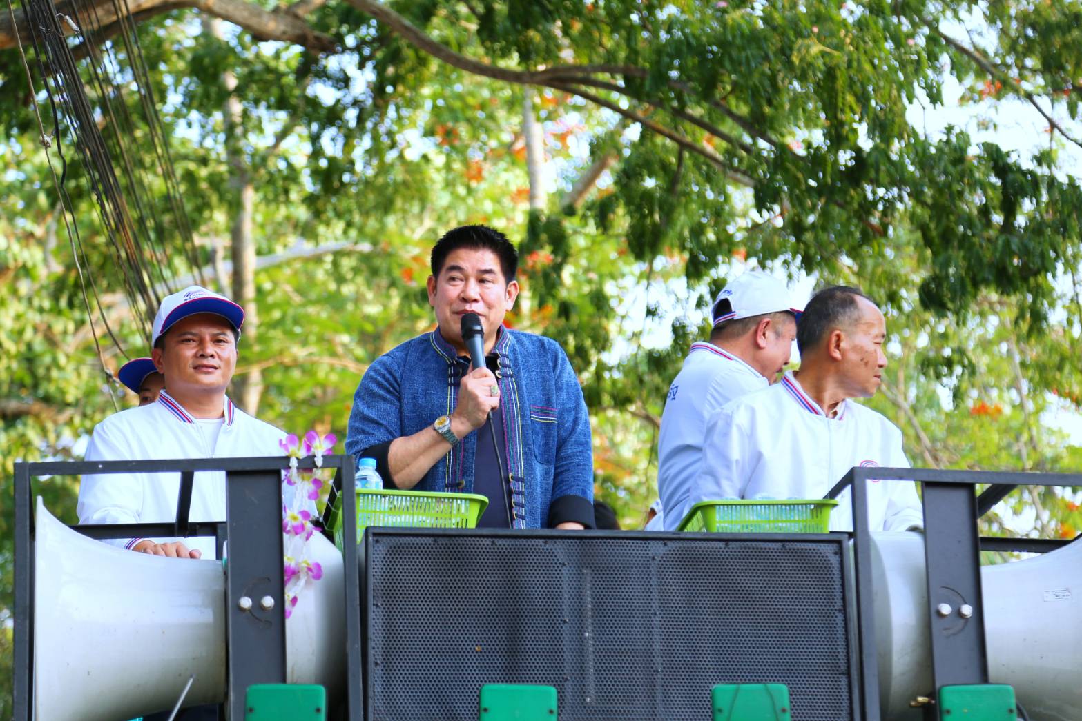 “ผู้กองธรรมนัส” ฟิตจัด! เดินสายหาเสียงไม่หยุดเช้ายันค่ำ ซึ้งใจชาวพะเยา แห่ให้กำลังใจเนืองแน่นทุกพื้นที่