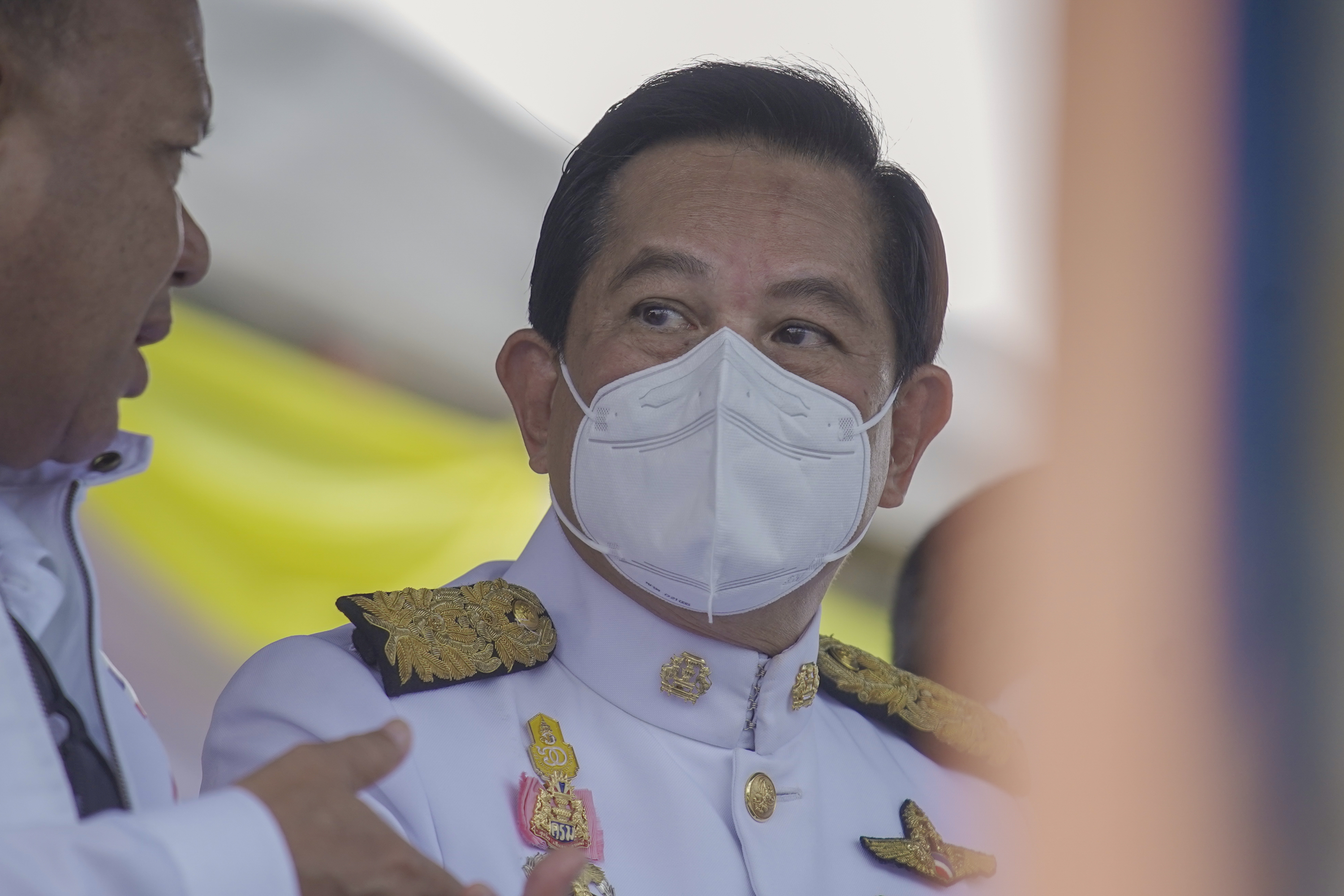 "พีระพันธุ์" เปิดงานแข่งเรือยาวชุมพร "รทสช." ต้อนรับคึกคัก  ปัดข่าวถูกดันนั่ง "นายกฯ" แทน "บิ๊กตู่" ชี้ไม่มีชื่ออยู่ในบัญชี