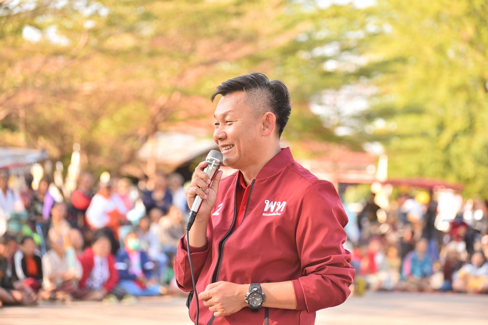 “วุฒิไกร” ผู้สมัครนายก อบจ.หนองคาย บ้านใหญ่เพื่อไทย ลุยขอคะแนนจากประชาชน หวังล้มแชมป์เก่า 5 สมัย