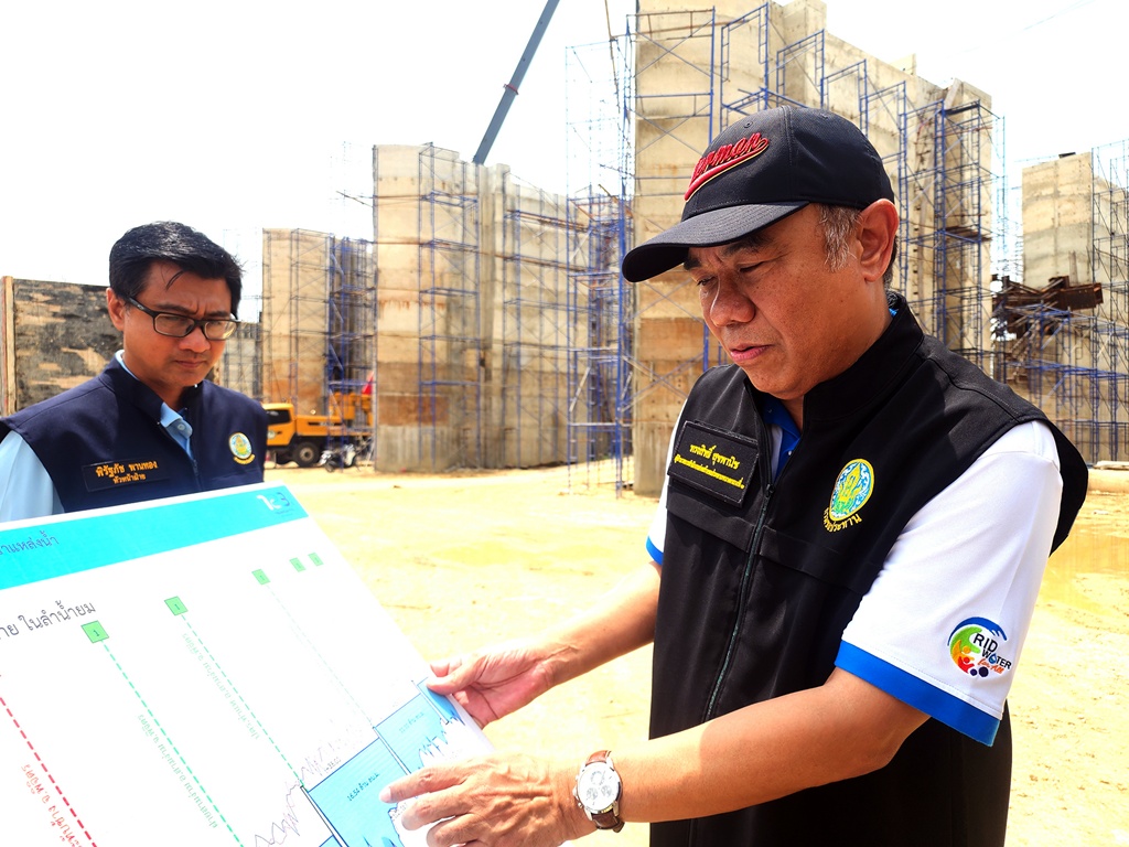 ป.ป.ท.เขต 6 ลงพื้นที่พิจิตรตรวจสร้าง ปตร. 2 แห่งงบเกือบ 1 พันล้าน งานคืบหน้าคลายกังวล