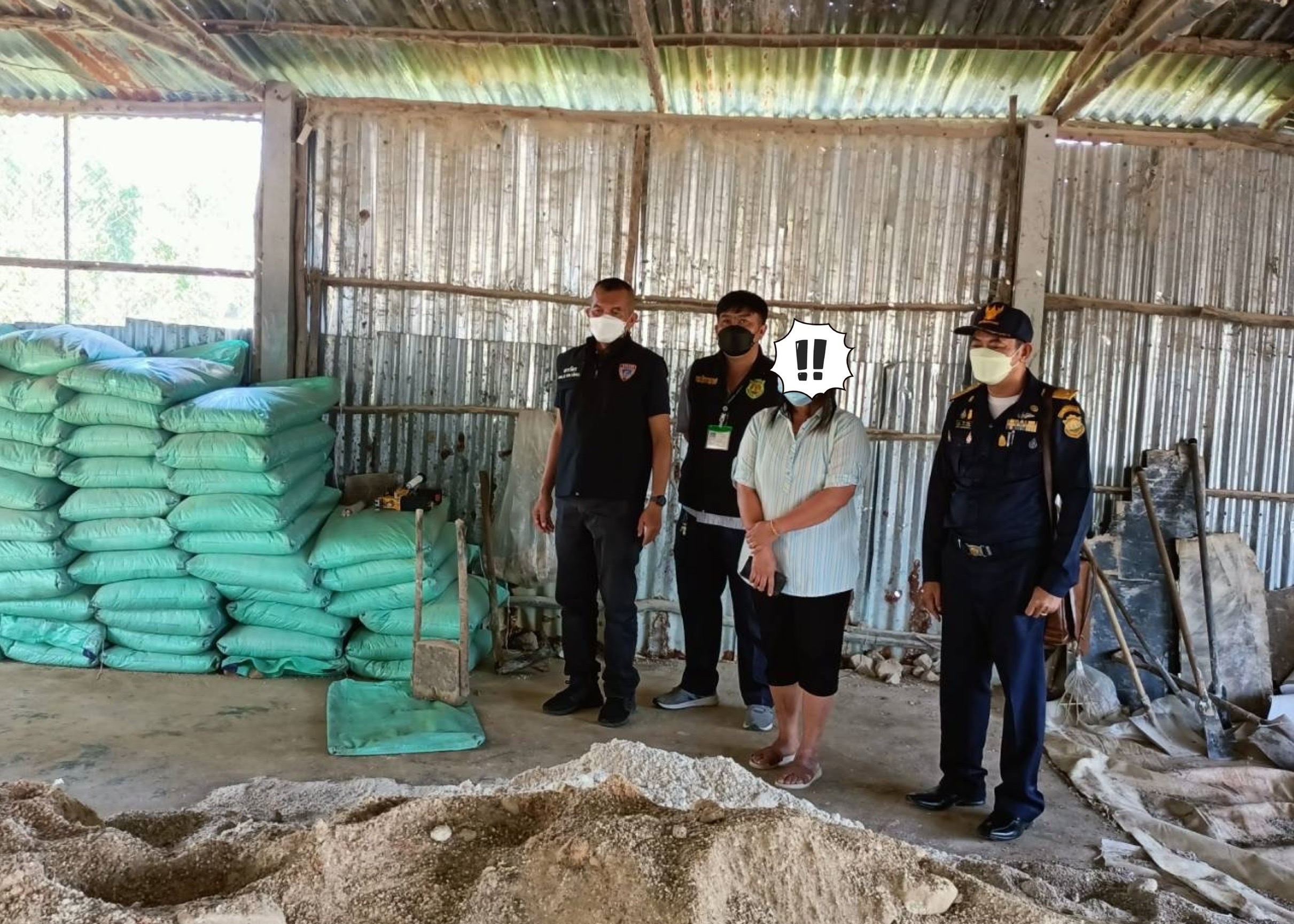 ลุยจับแหล่งผลิตปุ๋ยปลอมที่อุบลฯ ของกลางเพียบ