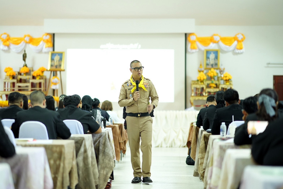 สุราษฎร์ฯ ส่ง 7 ผู้แทนร่วมอบรมวิทยากรประวัติศาสตร์ชาติไทย เสริมสร้างความรู้ระดับพื้นที่