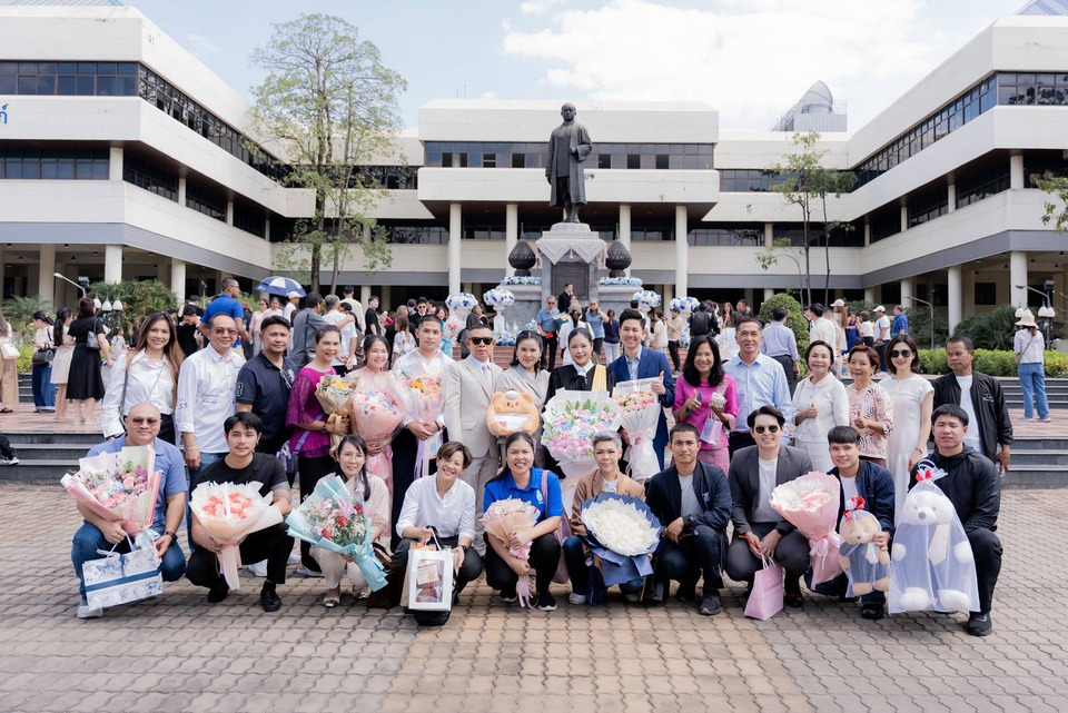 ชื่นมื่น! ร่วมยินดีบัณฑิตป้ายแดง “พรปวีณ์” คว้าเนติบัณฑิต รุ่น 77