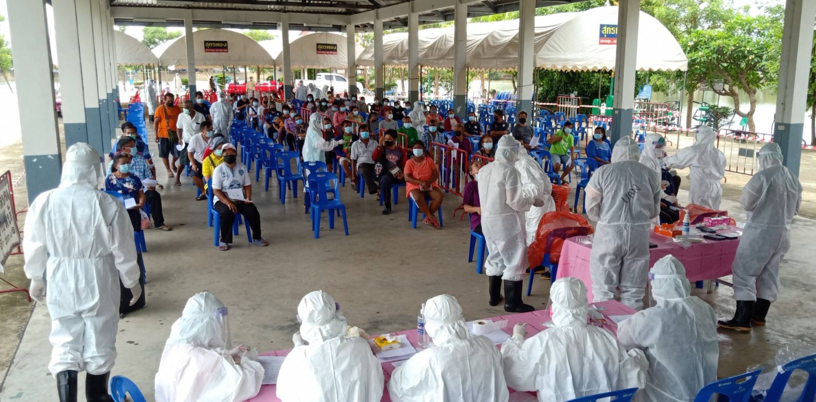 'บุรีรัมย์' ผู้ป่วยโควิดสะสมพุ่ง 100 ราย  ตรวจหาเชื้อพ่อค้าแม่ค้าตลาดประโคนชัย ผลเป็นลบ 