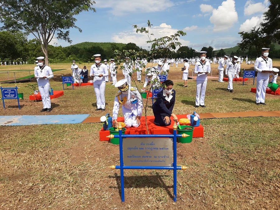 กองทัพเรือรวมใจไทย ปลูกต้นไม้เพื่อแผ่นดิน สืบสานสู่ 100 ล้านต้น
