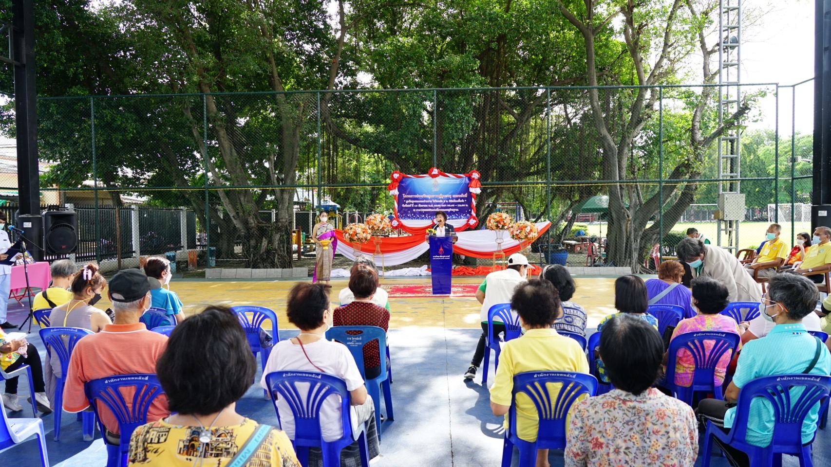 คณะพยาบาลศาสตร์ ราชวิทยาลัยจุฬาภรณ์เสริมความรู้ด้านสุขภาพ ให้ผู้สูงอายุที่ชุมชนเคหะท่าทรายเขตหลักสี่ 
