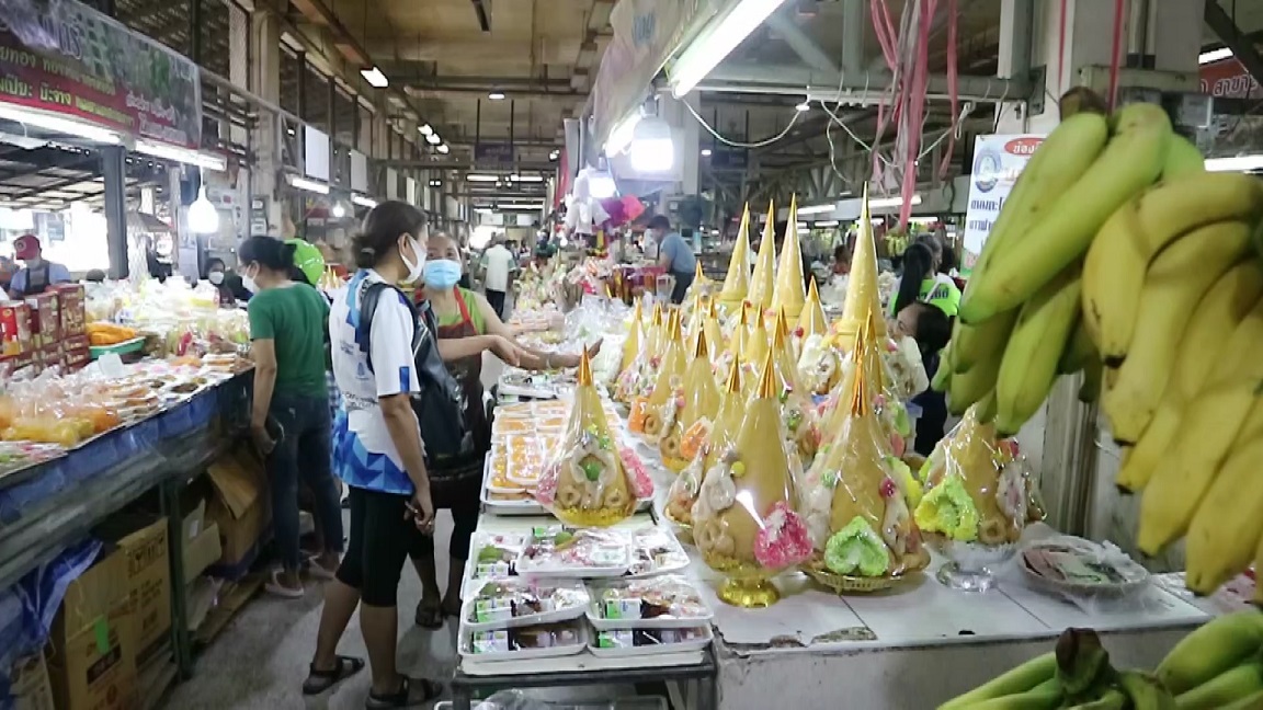 คึกคัก!!ชาวนครศรีฯจับจ่ายซื้อของทำบุญเดือนสิบ ส่งดวงวิญญาณบรรพชนกลับสู่ภพภูมิ