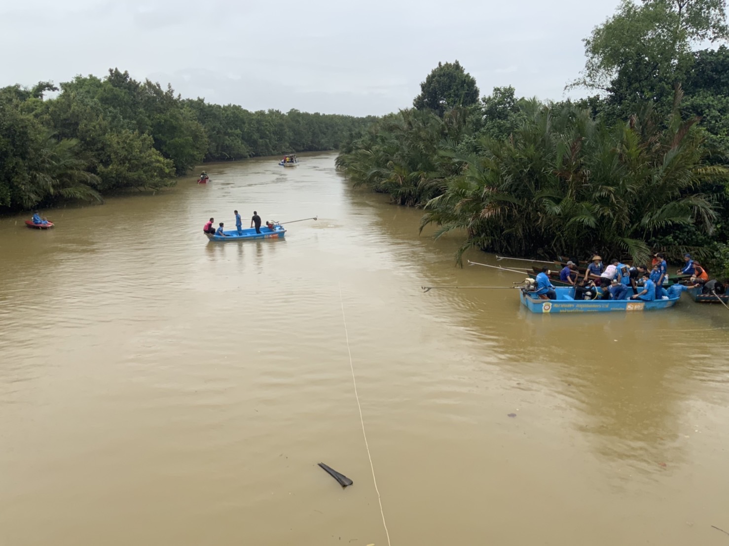 สุดสะเทือนใจ 2 ครูเมืองตราด  จับมือโดดสะพานฆ่าตัวตาย หลังถูกโกงจนล้มละลาย