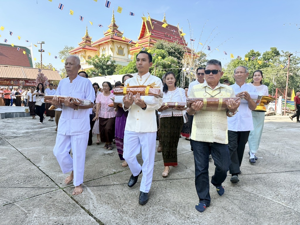 บุญใหญ่!! มหาทานบารมีกฐินสามัคคีปีมะโรงวัดประชานิยม บูชาเหรียญเลื่อนสมณศักดิ์ "หลวงปู่บัวศรี"