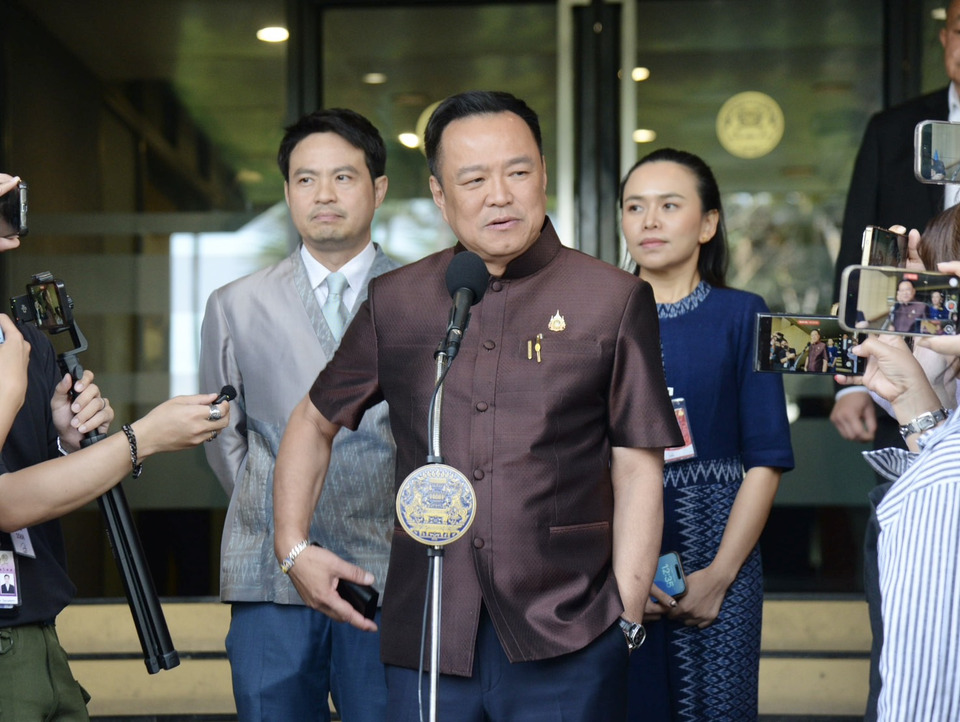 "อนุทิน" แจง ย้ายผู้บริหารคลังล็อตใหญ่ เหตุรมว.คลังชง “นายกฯ” แค่รับทราบ ยันไม่ดูชื่อ หลังโยกลูก "ปลอดประสพ" เข้ากรุ 
