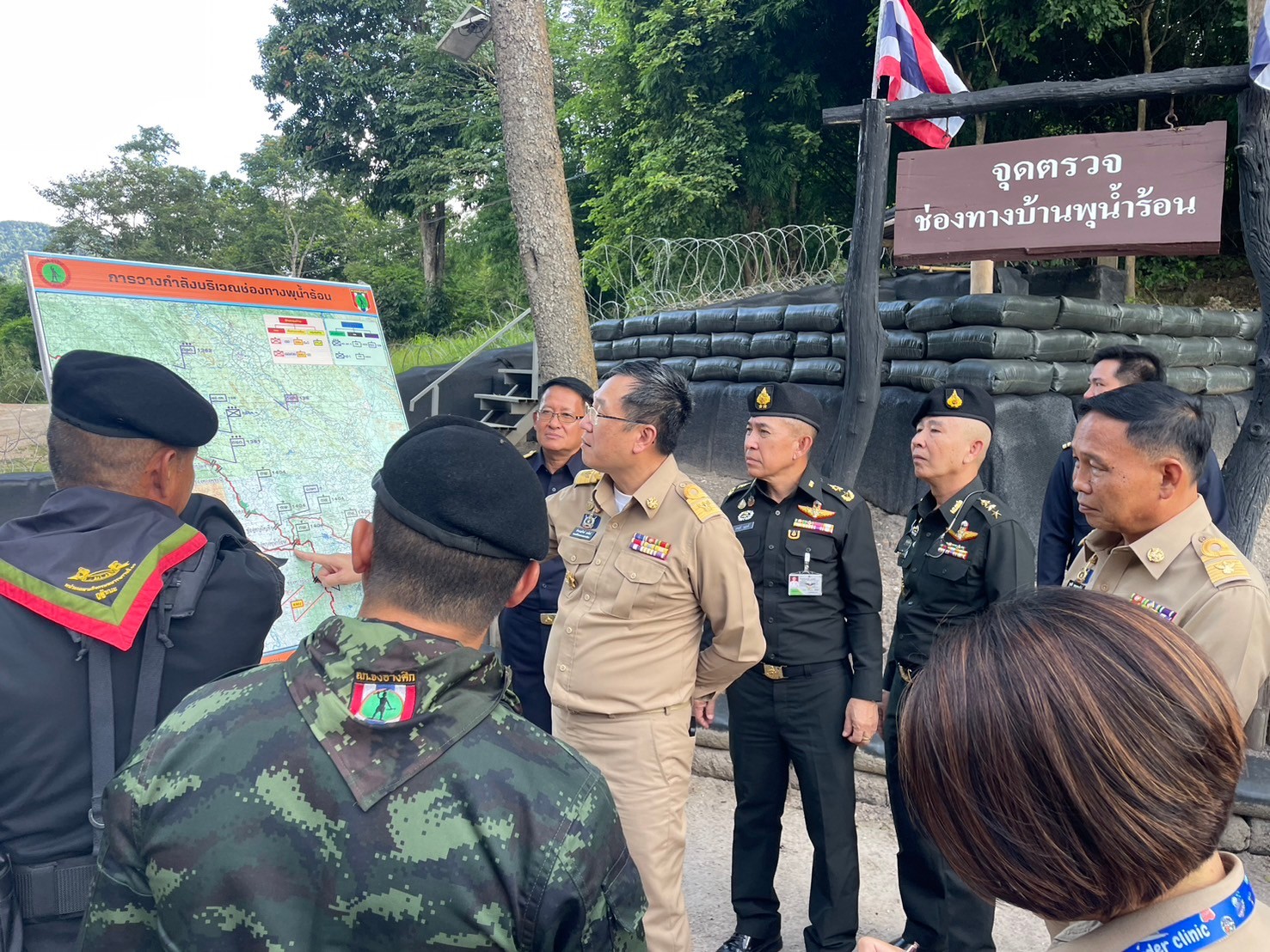 รองผู้ว่าฯแม่ฮ่องสอนร่วมประชุมคลินิกงานชายแดนเคลื่อนที่ในจังหวัดชายแดนเมียนมา
