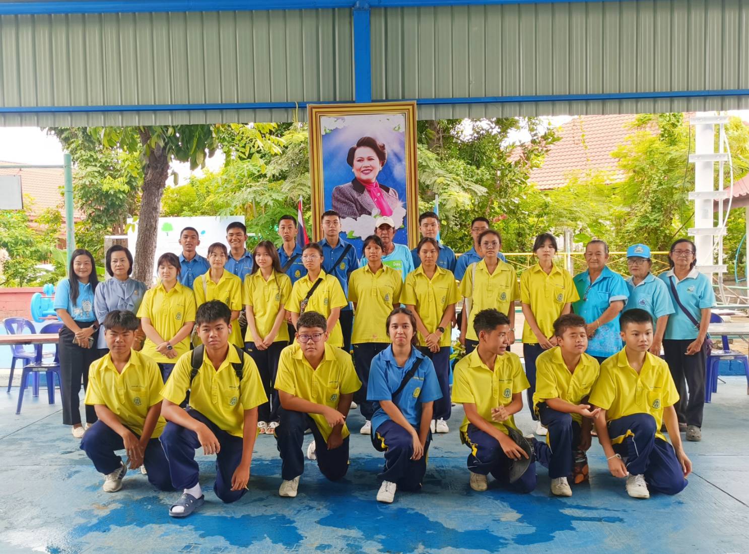 ชุมชนสองพี่น้องระยอง ดึงจิตอาสาเยาวชนระยองวิทย์ รวมพลังทำความดี ถวายเป็นพระราชกุศลเนื่องในวันแม่แห่งชาติ
