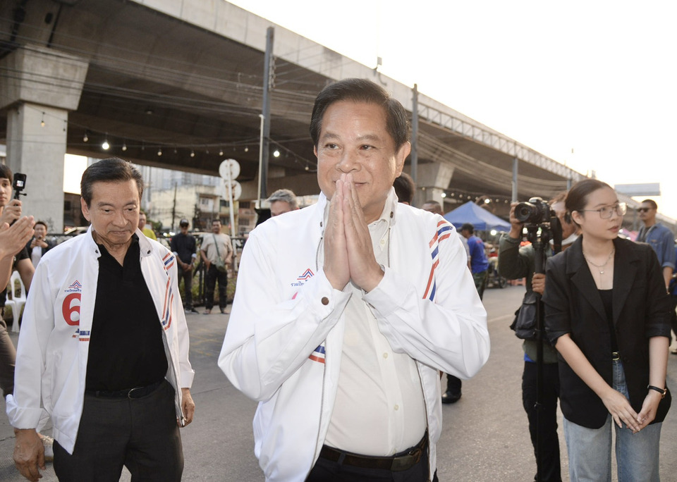 "รวมไทยสร้างชาติ" เปิดปราศรัยใหญ่  "พีระพันธุ์-อรรถวิชช์-ชัชวาลล์" นำทัพ ขอคะแนนคนกรุงหนุน "ชื่นชอบ-ธนกร" 