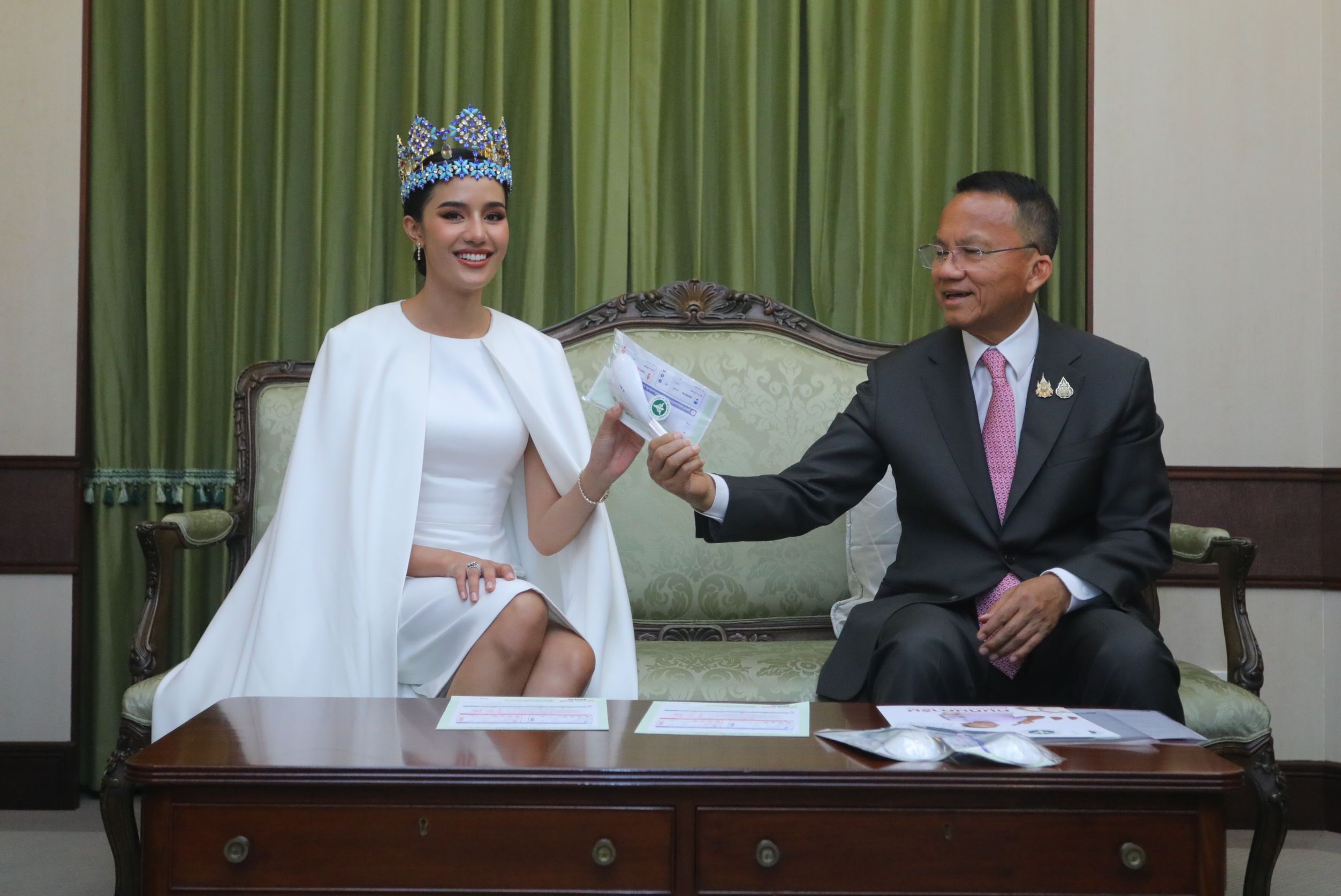“สมศักดิ์” เปิดก.สธ.ต้อนรับ “โอปอล Miss World 2025” ถกขับเคลื่อนมะเร็งเต้านม-นับคาร์บ ลดโรค NCDs