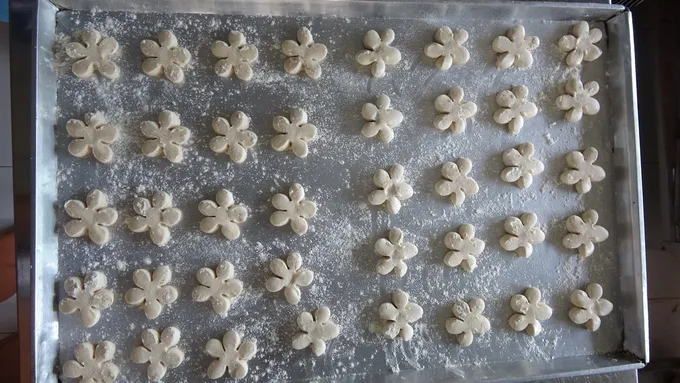 แม่บ้านสตูลนำขนมพื้นเมืองขึ้นชื่อหากินยาก 13 ชนิดจัดกระเช้าปีใหม่ หลากราคา