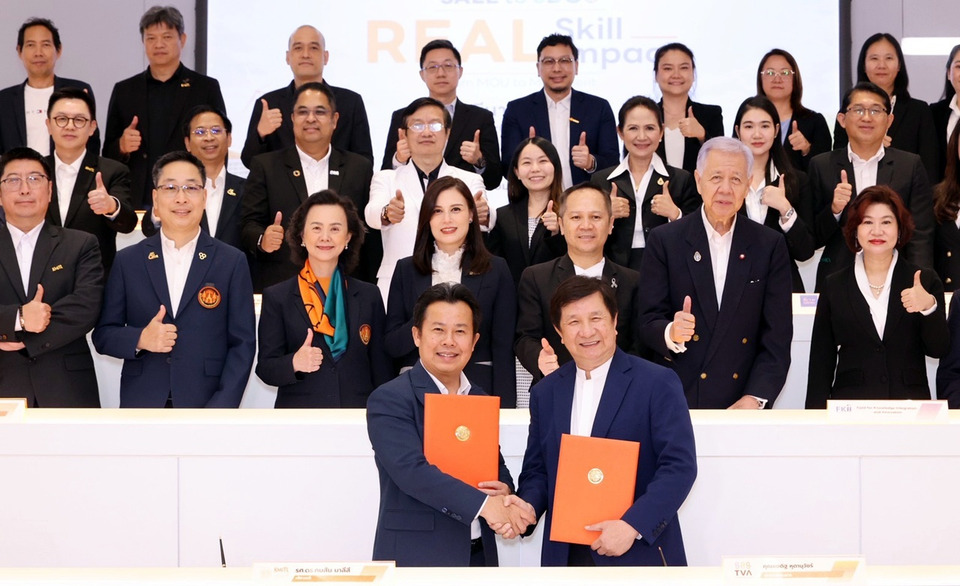 สจล. MOU สถาบันทิวา-14 องค์กร เปิดโปรเจกต์ SALE to SDGs ผสานนวัตกรรมอารยเกษตรและ AI สู่สังคมยั่งยืน