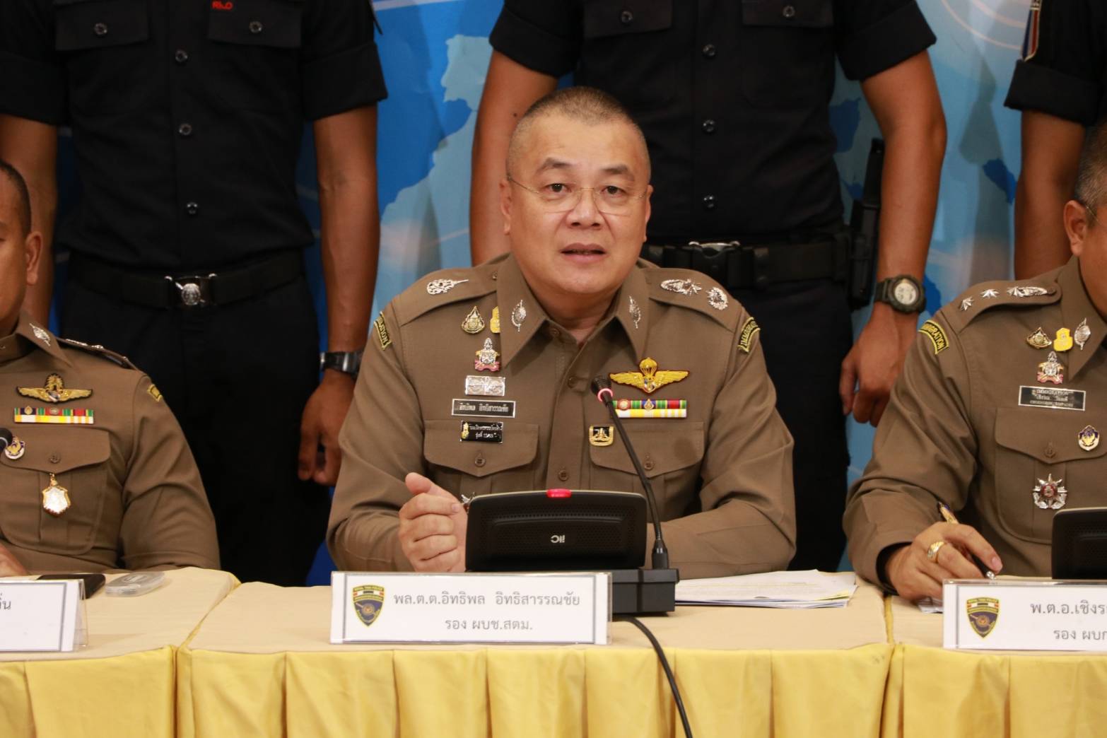 บก.สส.สตม.รวบหนุ่มคูเวตผู้ต้องหาหมายจับคดีข่มขืน 