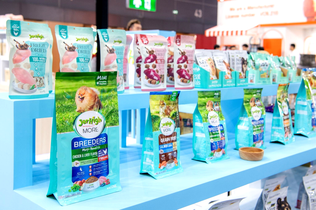 JerHigh เปิดตัวขนมสุนัขสูตรพรีเมียม โปรตีนจากแมลง ในงาน Pet Fair South East Asia 2024