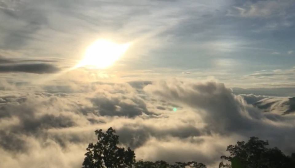 ขอนแก่นฝนชุ่ม หมอกลอยผาชมตะวัน ดันท่องเที่ยวภูเวียงบูม อุทยานฯ คาดปีนี้ทะลุแสนคน
