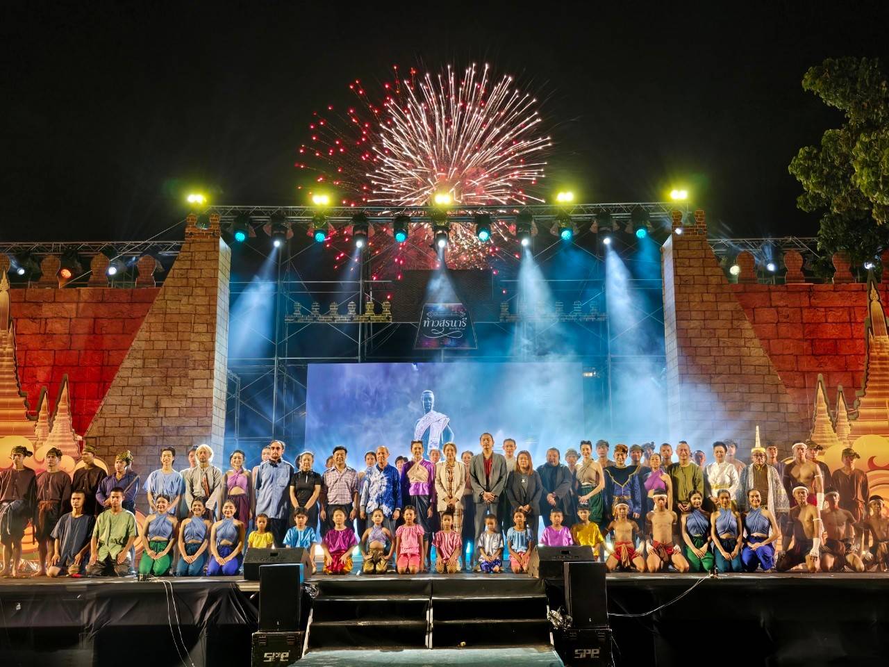 สุดยิ่งใหญ่!!! งาน “วีรชน บุปผาชาติ ท้าวสุรนารี” นักแสดงอินสุด ทำคนดูน้ำตาซึม!!!  