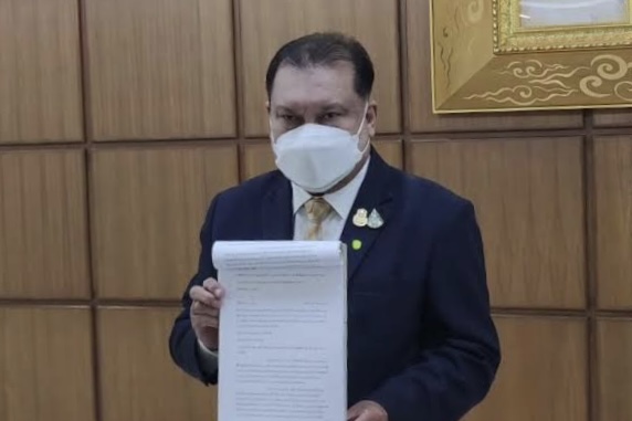 “สนธิญา” ร้อง “กกต.” เรียกสอบ “วีระศักดิ์-อบจ.โคราช” หลัง “ชลน่าน” บอกมีเอี่ยว “พท.” แลนด์สไลด์