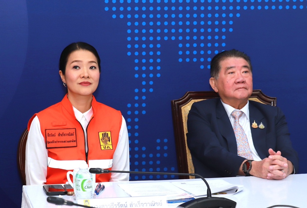 มท.ประชุม War Room รับมือ "พายุวิภา" สั่งเฝ้าระวัง 24 ชม.–เร่งอพยพกลุ่มเปราะบาง