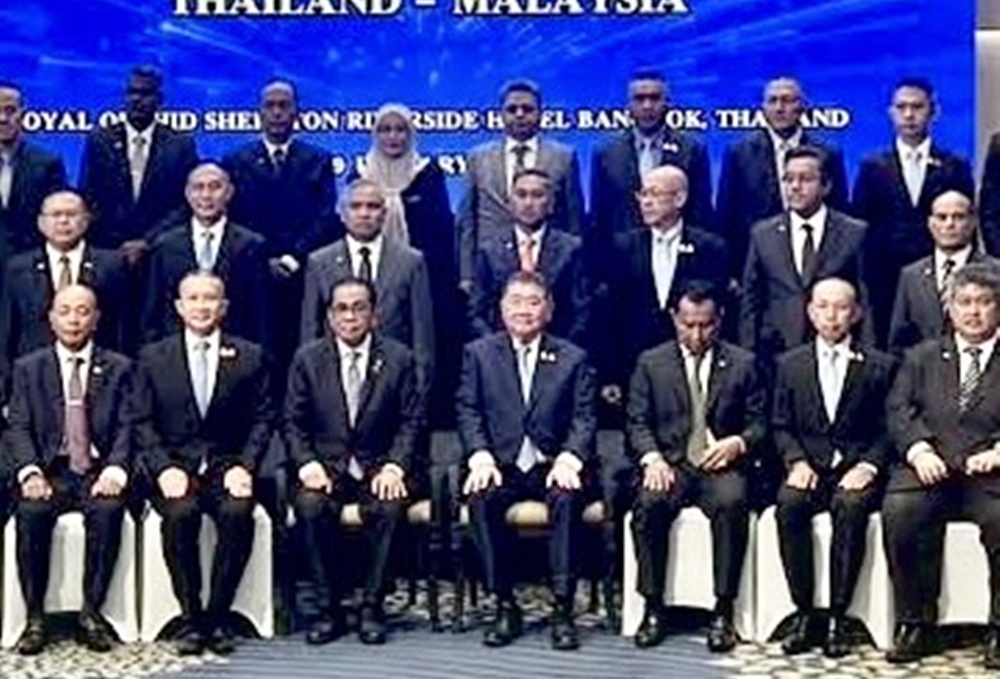 “ภูมิธรรม”ถก GBC รมว.กห.มาเลเซีย หารือผลกระทบ Donald Trump พร้อมจ่อประชุมแก้ปัญหาชายแดนใต้