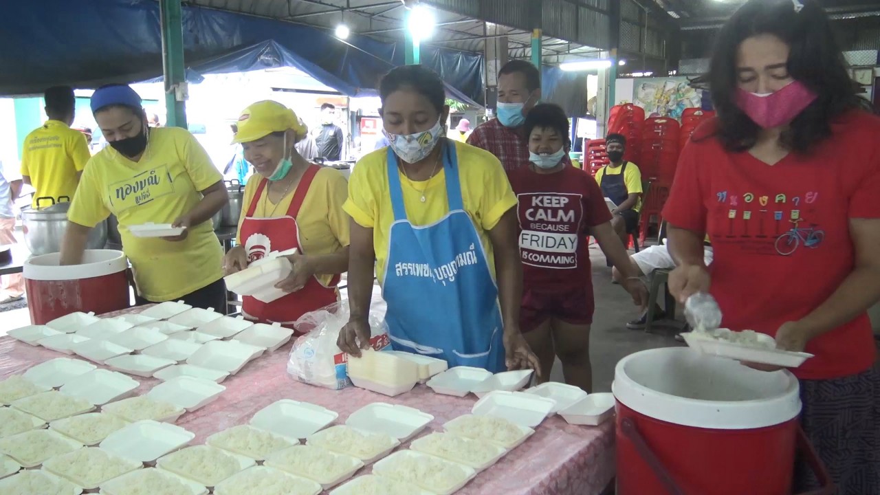 ร้านข้าวแกงป้าไพแจกข้าวกล่องฟรีอาทิตย์ที่สอง​ ช่วยเหลือปชช.ที่รับผลกระทบโควิด19​  ในเขตเทศบาลนครสงขลา
