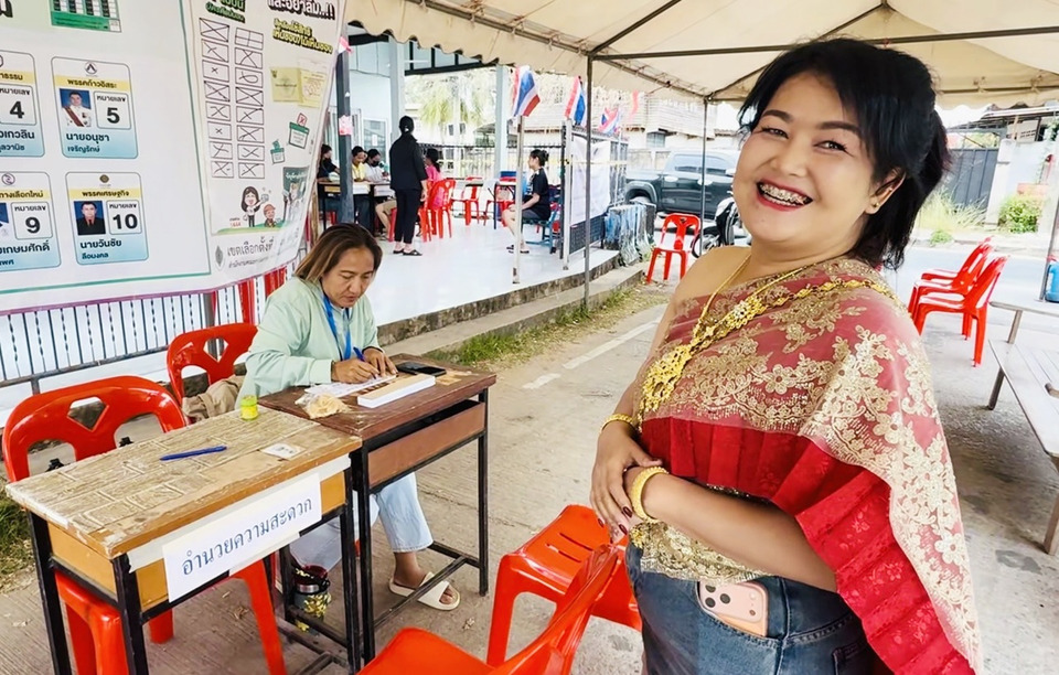 “ห่มสไบใส่ยีนส์” ใช้สิทธิเลือกตั้งชัยภูมิ สีสันคนรุ่นใหม่สะท้อนพลังประชาธิปไตย